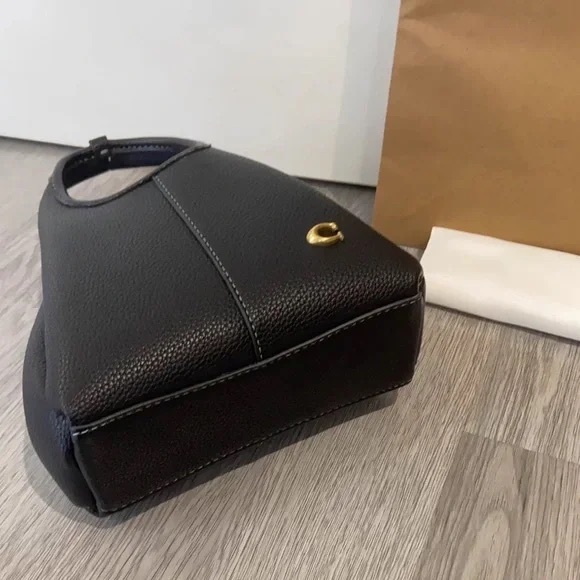 NWT Coach Lana 19